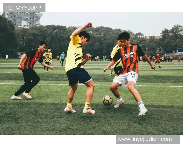 老烟枪足球：在绿茵场上挥洒青春与激情的传奇故事